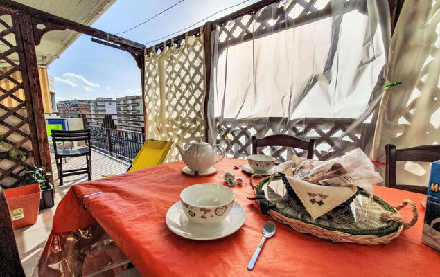 Rosie Holiday - Photo 3